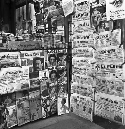 Newsstand, Paris, 1936, Maynard Owen Williams